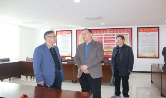 省委常委、省總工會(huì)主席馬吉孝等一行蒞臨青海物產(chǎn)集團(tuán)公司視察，調(diào)研指導(dǎo)道路貨運(yùn)企業(yè)建會(huì)、貨運(yùn)司機(jī)入會(huì)等工作