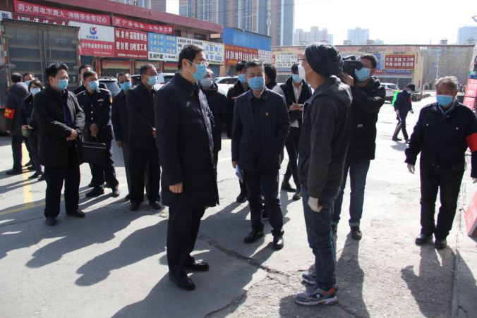 省委常委、西寧市委書記王曉同志赴物產(chǎn)三建汽配市場督導(dǎo)疫情防控暨復(fù)工復(fù)業(yè)工作