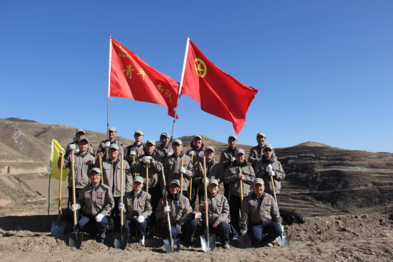 有一種奉獻(xiàn)叫&ldquo;五四精神&rdquo;，有一種擔(dān)當(dāng)叫&ldquo;青年突擊隊(duì)&rdquo;