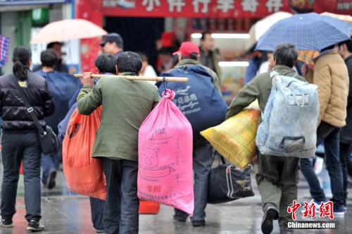 聚焦春節(jié)&ldquo;恐歸族&rdquo;：近鄉(xiāng)情怯，恐懼何來？(圖)